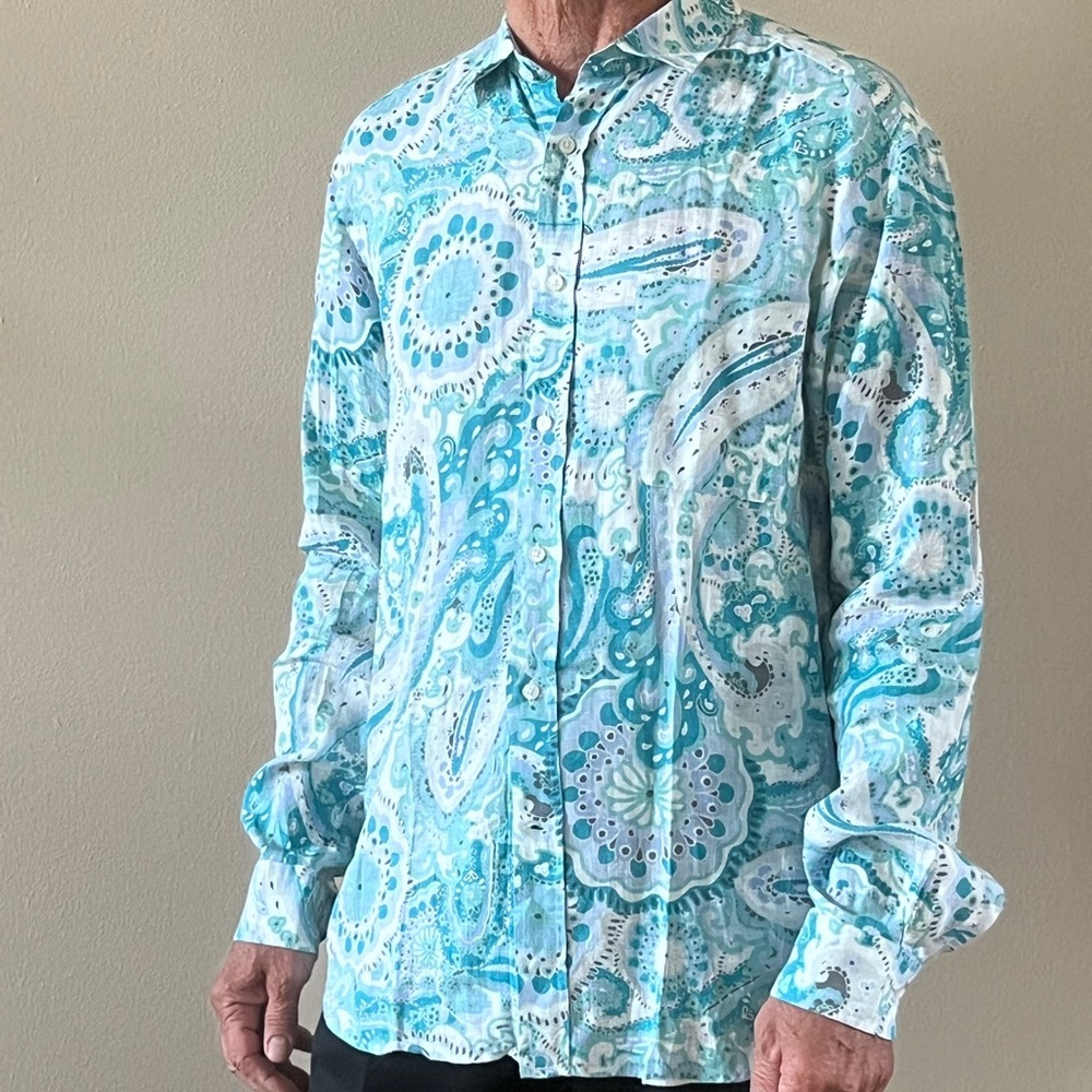 Like new Men’s XL shirt Ermenehildo Zegna brand. Mixed colors. High end
